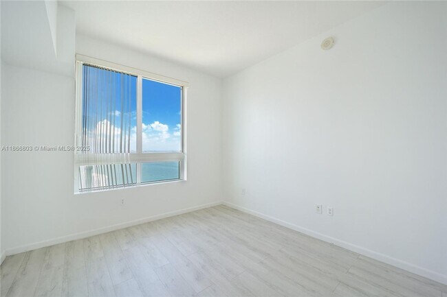 Building Photo - 1900 N Bayshore Dr