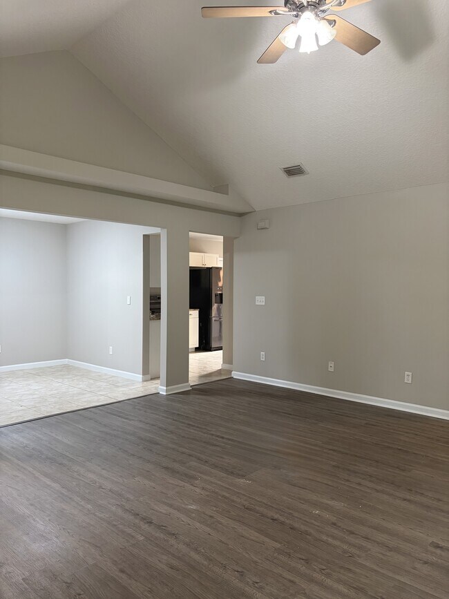 Building Photo - 4957 Verdis St