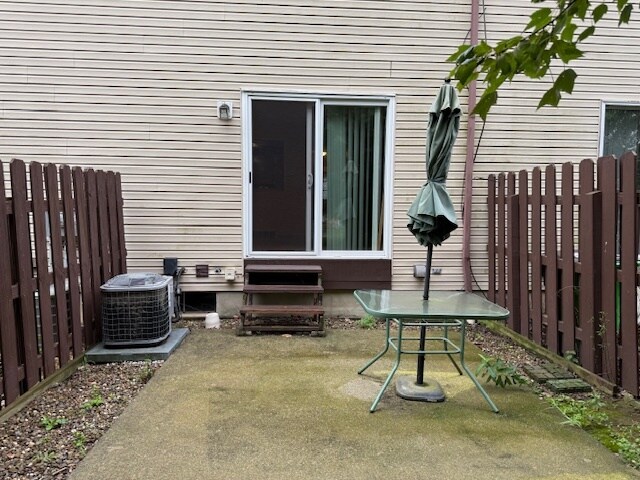 Building Photo - 602 Topaz Ln