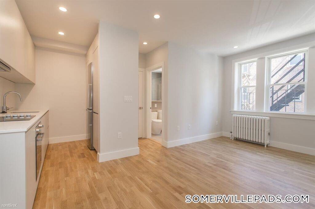 Building Photo - 136 Highland Ave