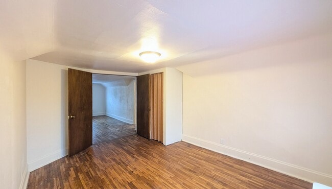 Building Photo - 340 Marble St