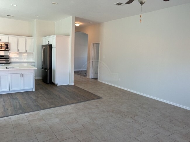 Building Photo - 6311 Serpentine Dr