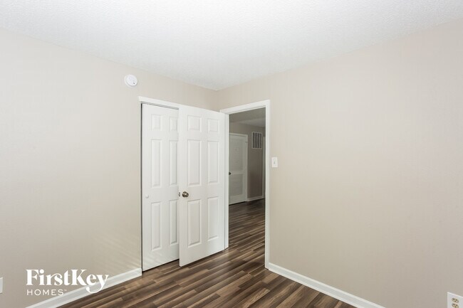 Building Photo - 7120 Sycamore Grove Ct