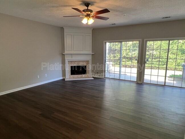 Building Photo - 1030 Kilmington Ct