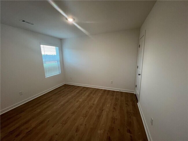 Building Photo - 3108 N Bella St