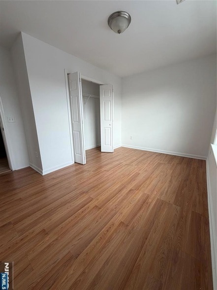 Building Photo - 110 Redwood Ave