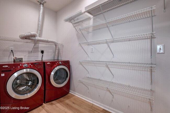 Building Photo - 5028 Ardossan Square