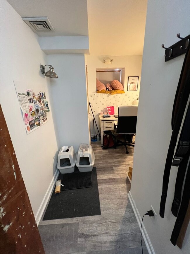 Building Photo - Downtown Bridgeport 1-Bed, 2-Bath with All...