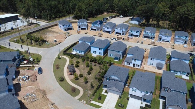 Building Photo - 7855 Bergamot Cir