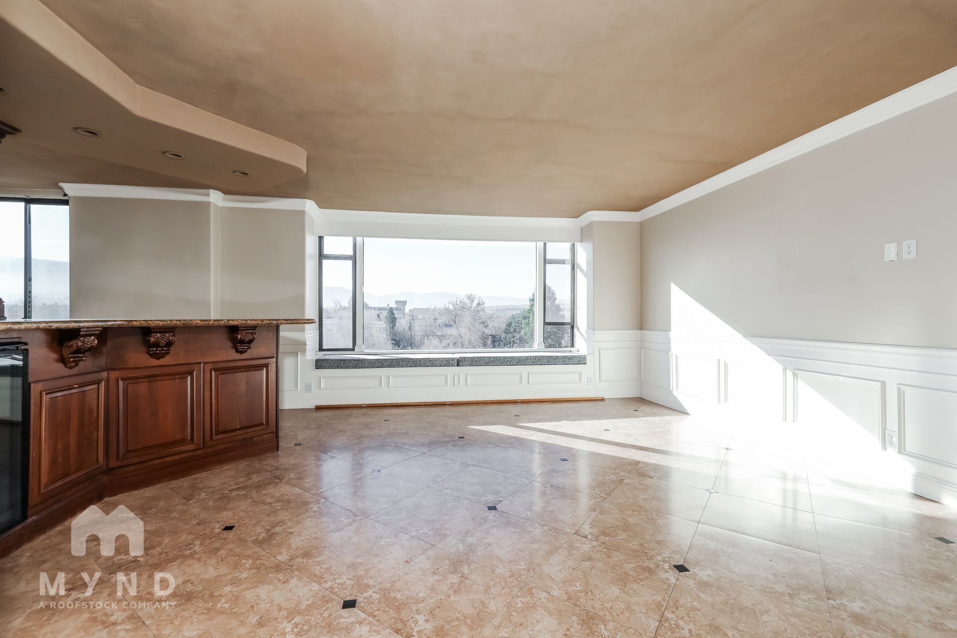 Building Photo - 280 Island Ave