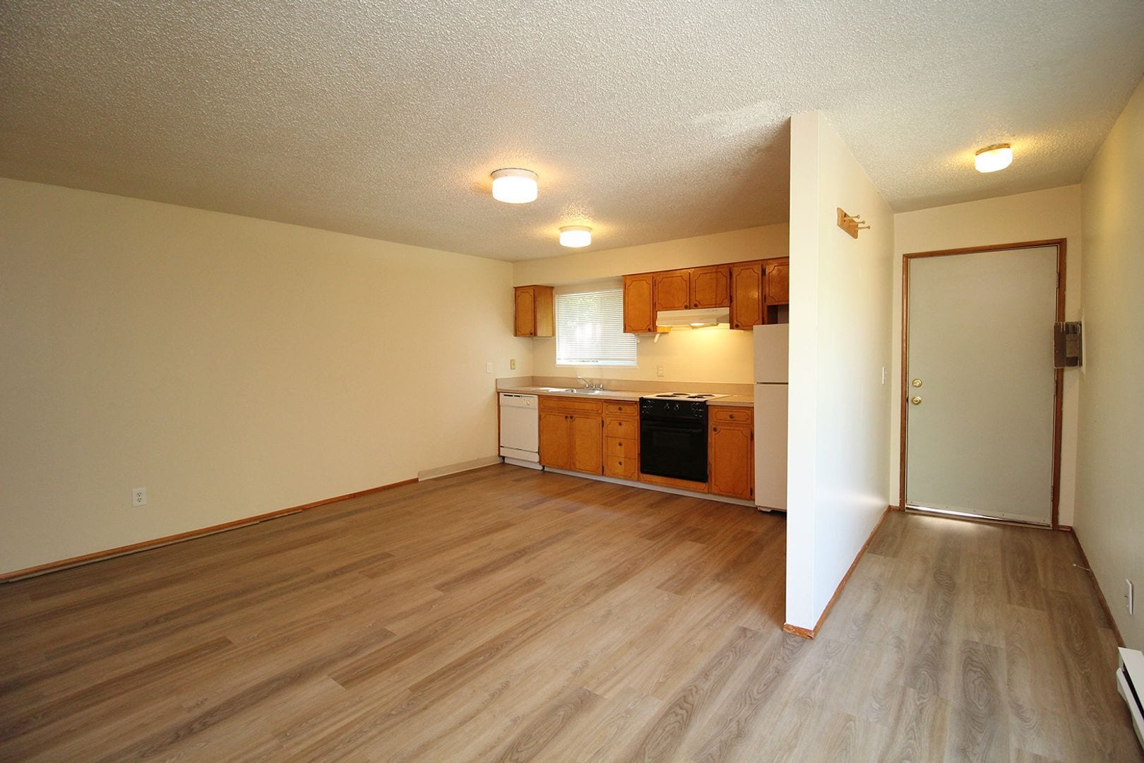 Building Photo - 3736 SW 10th Ave