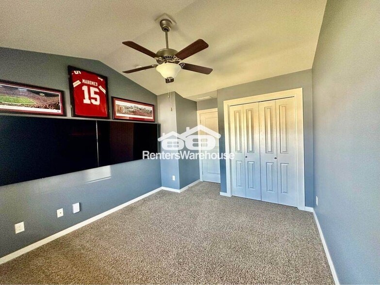 Building Photo - 9664 Alderwood Dr