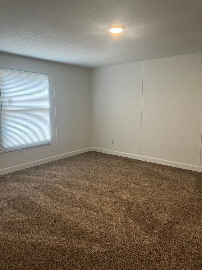 Building Photo - 133 Summit Estates Ct
