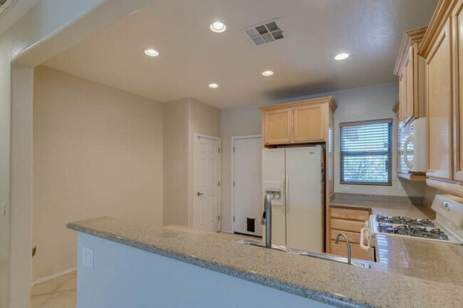 Building Photo - 5985 Falconer Ave