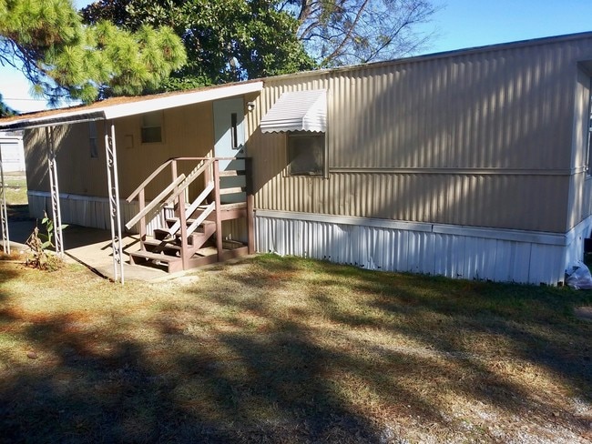 Building Photo - 5 Elcar Cir