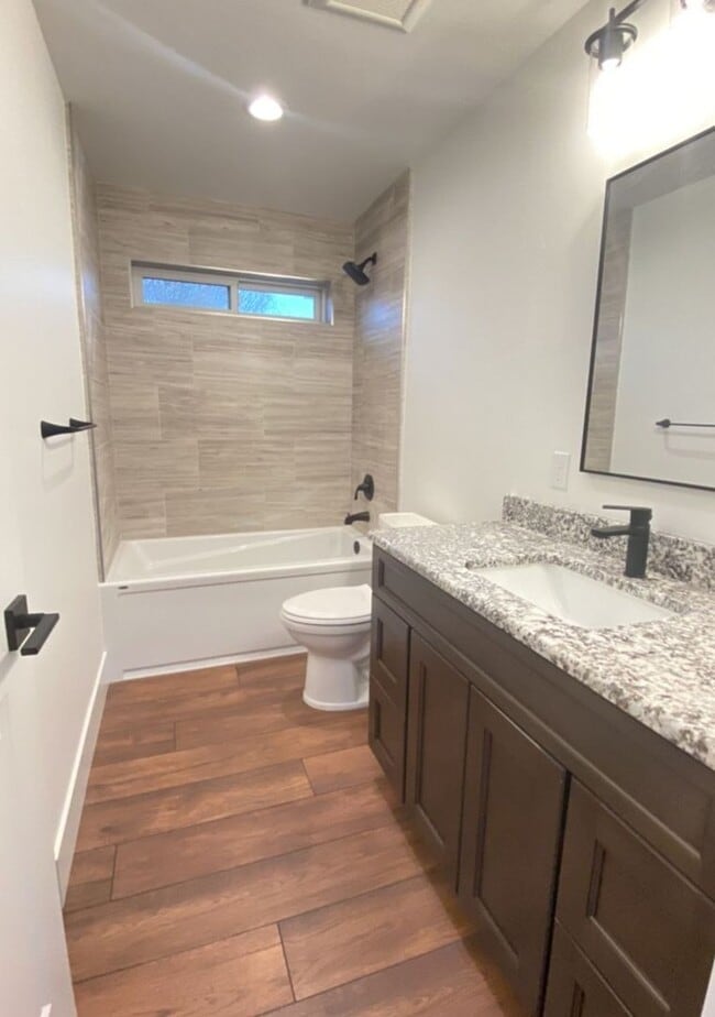 Building Photo - Adorable one bedroom one bathroom ADU!