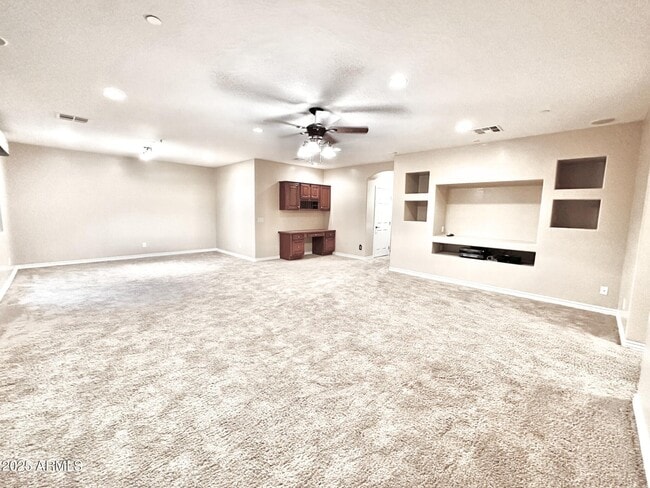 Building Photo - 3220 N 136th Dr
