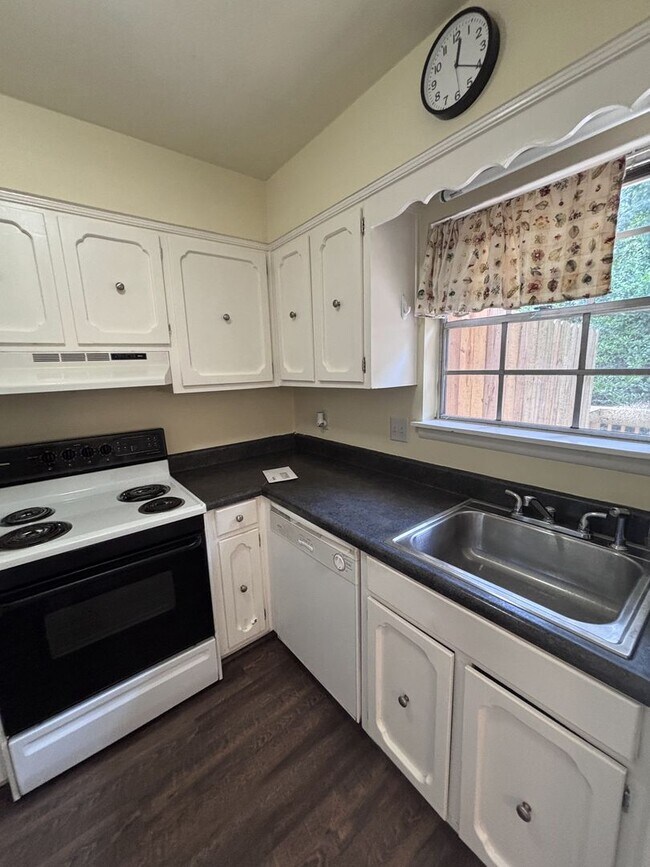 Building Photo - 2643 Southbury Cir