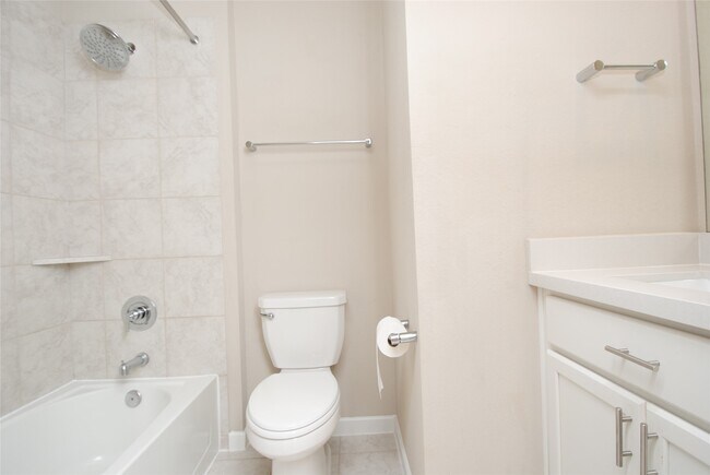 Building Photo - 8326 Oakland Hts Ln