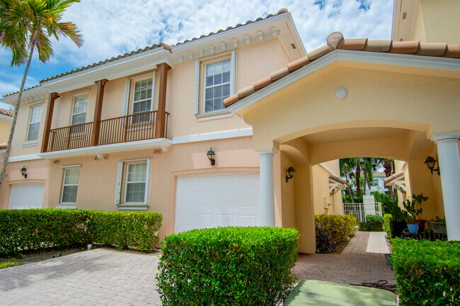 Building Photo - 504 Capistrano Dr