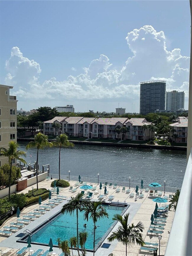 Building Photo - 3800 S Ocean Dr
