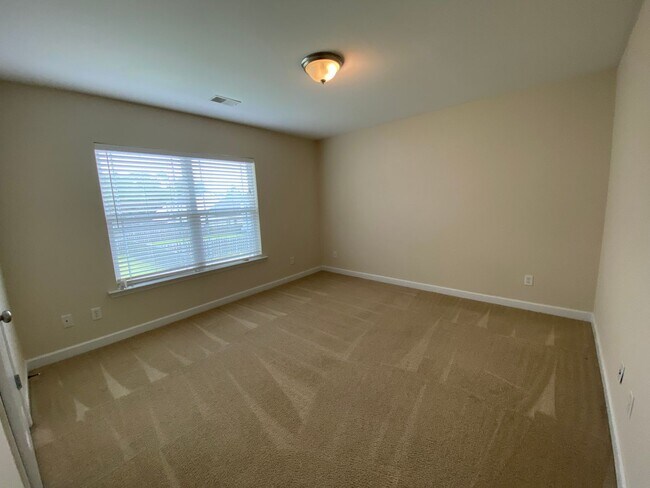Building Photo - 144 Somersby Blvd