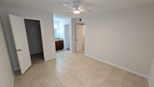 Building Photo - 5168 Conroy Rd