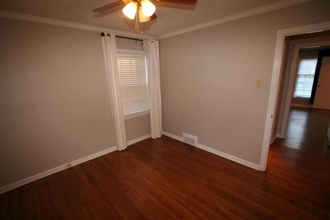 Building Photo - 1588 Dorset Dr