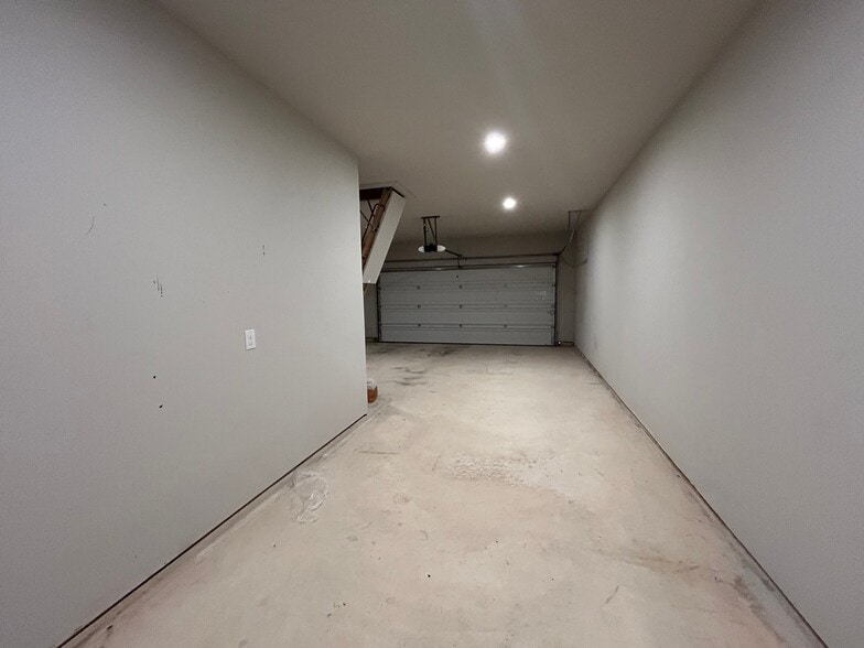 Building Photo - 14081 May Mist