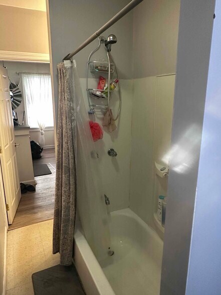 Building Photo - 1023 Branch Ave