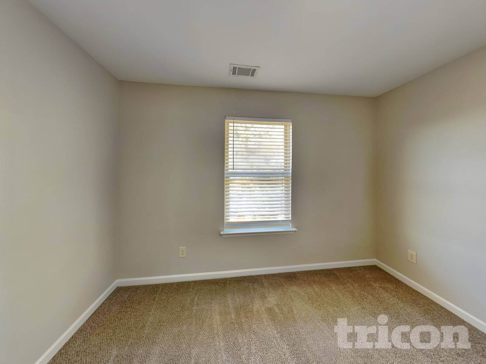 Building Photo - 17 Carriage Hls Dr SE