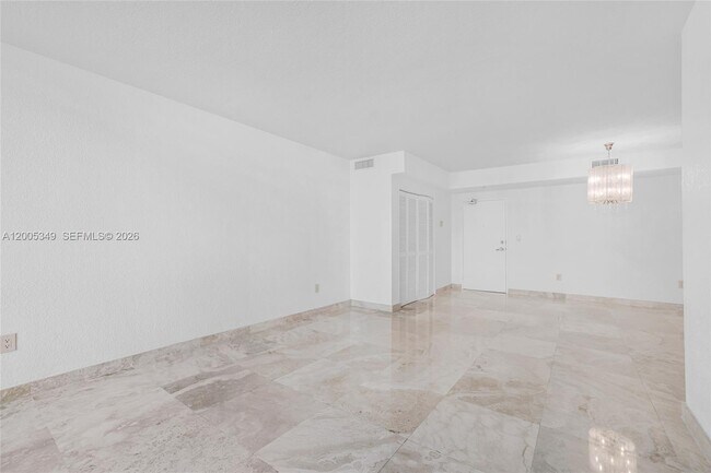 Building Photo - 7501 E Treasure Dr