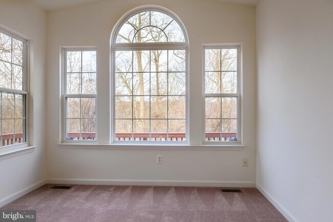 Building Photo - 3842 Koval Ln