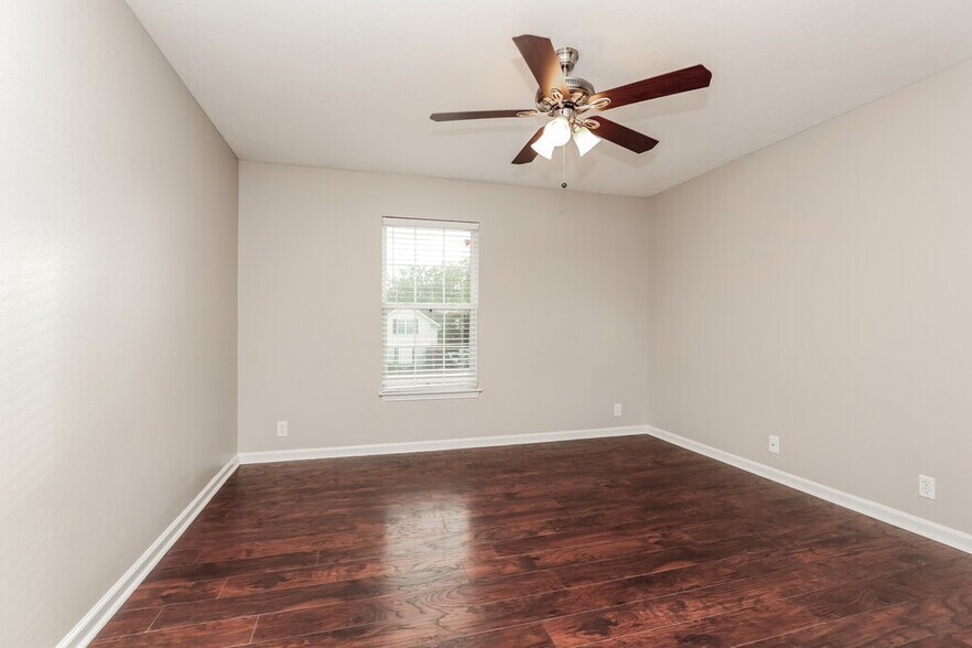 Building Photo - 122 Mary Joe Martin Dr