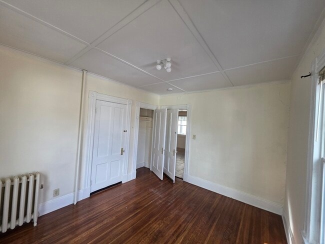 Building Photo - 37 Chase Ave