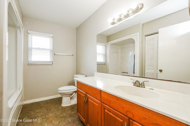 Building Photo - 6730 Bermuda Ave