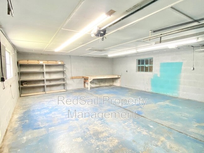 Building Photo - 164 Mark Twain Dr
