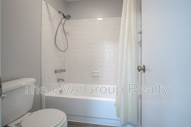 Building Photo - 3805 Woodlawn St