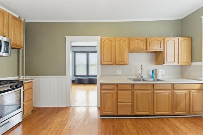 Building Photo - 466 Locust St