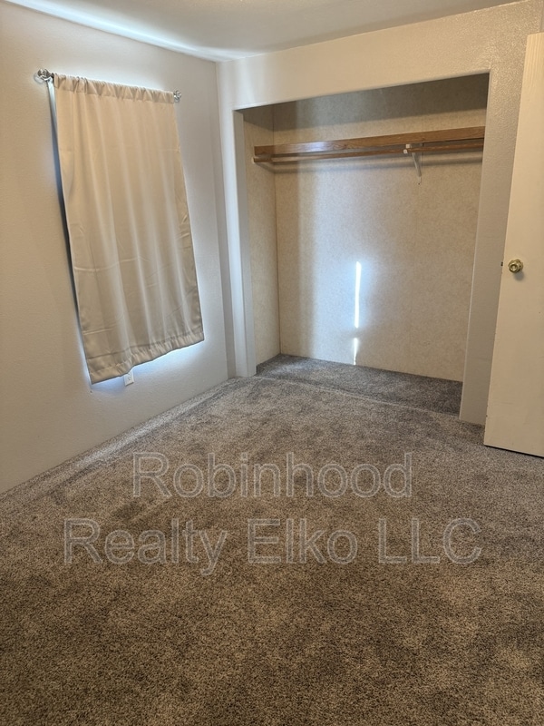 Building Photo - 300 Rustic Dr