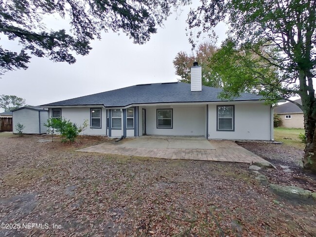 Building Photo - 477 Federal Hill Rd