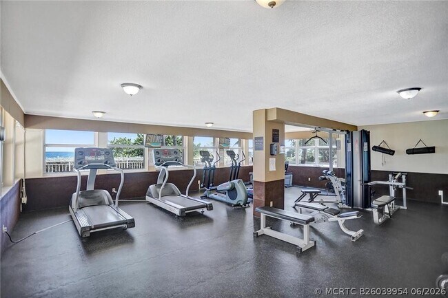 Building Photo - 5200 N Ocean Blvd