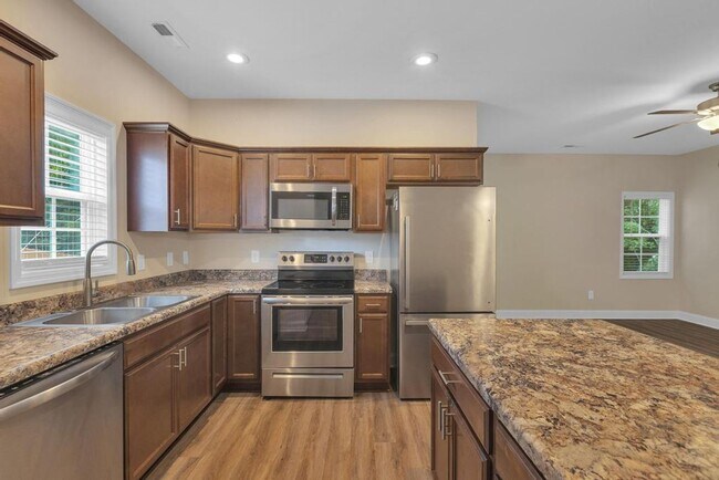 Building Photo - 148 Broadleaf Dr