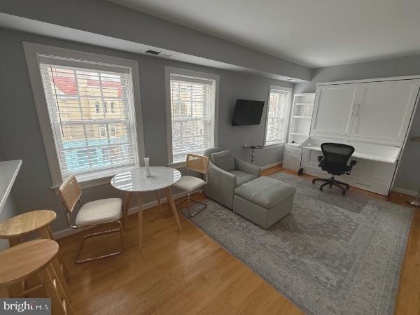 Building Photo - 1426 21st St NW