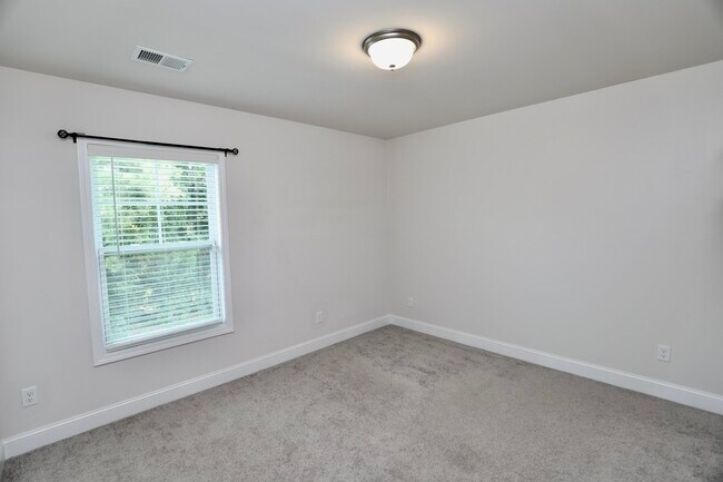 Building Photo - 870 Curlew Cir