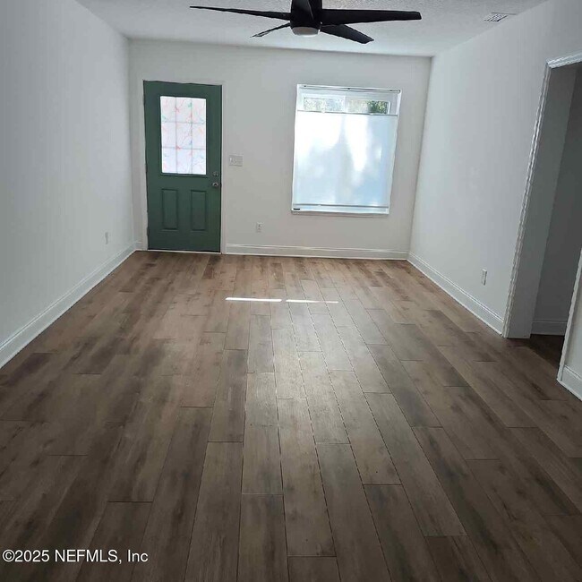 Building Photo - 1503 Broome St