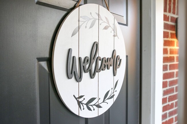 Building Photo - Fort Harrison State Park 4Bed Spacious Retreat