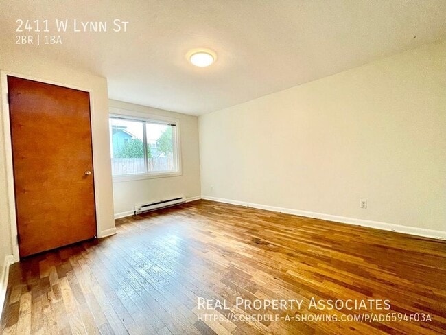 Building Photo - 2411 W Lynn St