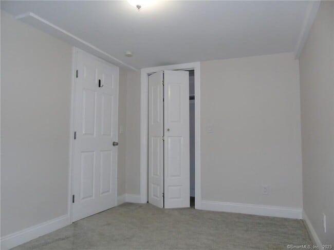 Building Photo - 14 Mayfair Pl