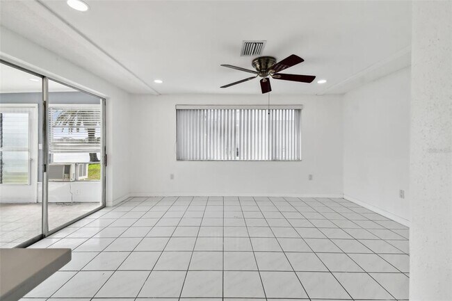 Building Photo - 3248 Rock Valley Dr